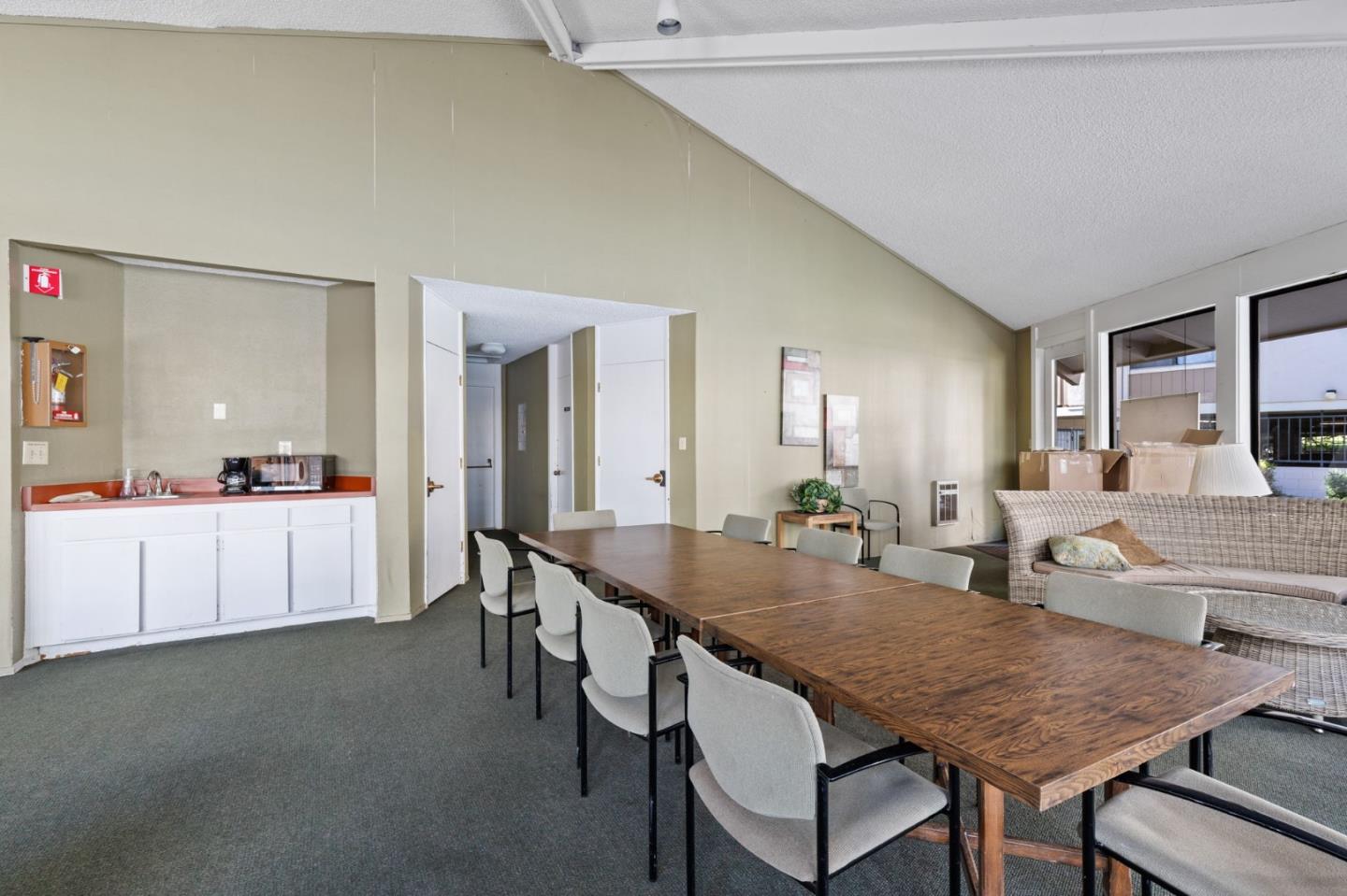 Detail Gallery Image 30 of 37 For 400 Ortega Ave #301,  Mountain View,  CA 94040 - 2 Beds | 1 Baths