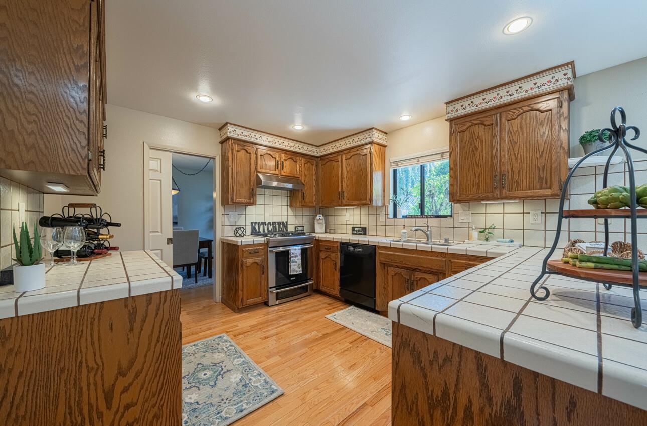 Detail Gallery Image 16 of 41 For 785 Ambrose Dr, Salinas,  CA 93901 - 2 Beds | 2 Baths