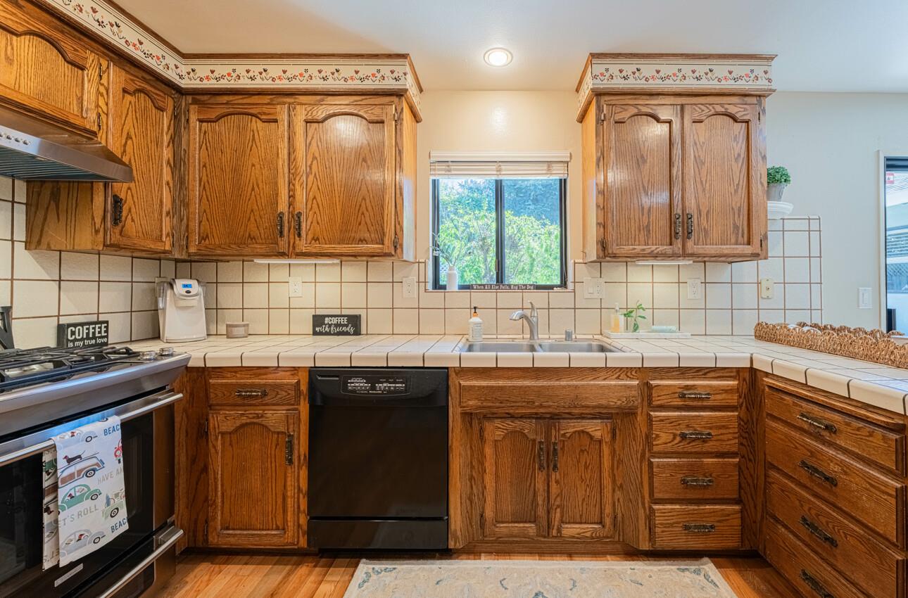 Detail Gallery Image 17 of 41 For 785 Ambrose Dr, Salinas,  CA 93901 - 2 Beds | 2 Baths