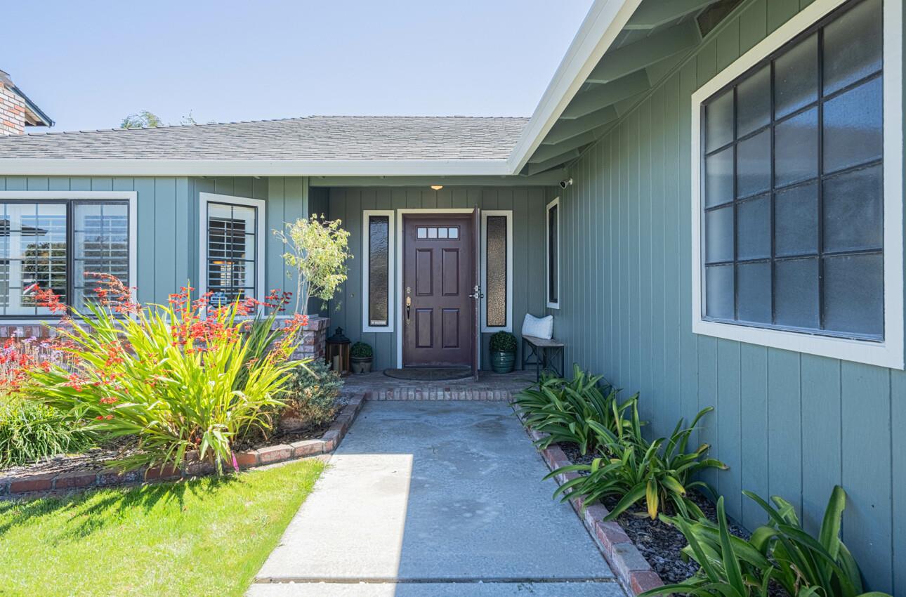 Detail Gallery Image 3 of 41 For 785 Ambrose Dr, Salinas,  CA 93901 - 2 Beds | 2 Baths
