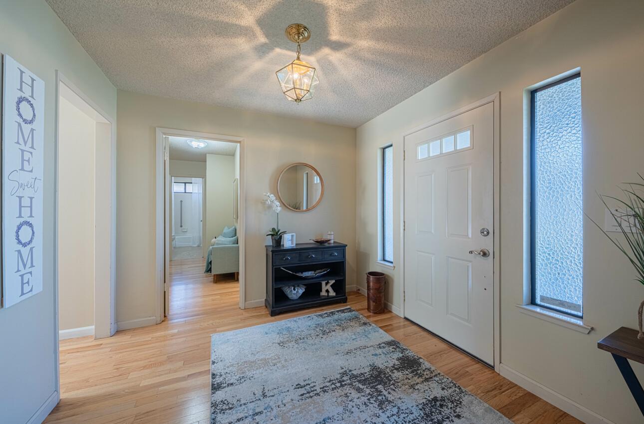 Detail Gallery Image 7 of 41 For 785 Ambrose Dr, Salinas,  CA 93901 - 2 Beds | 2 Baths
