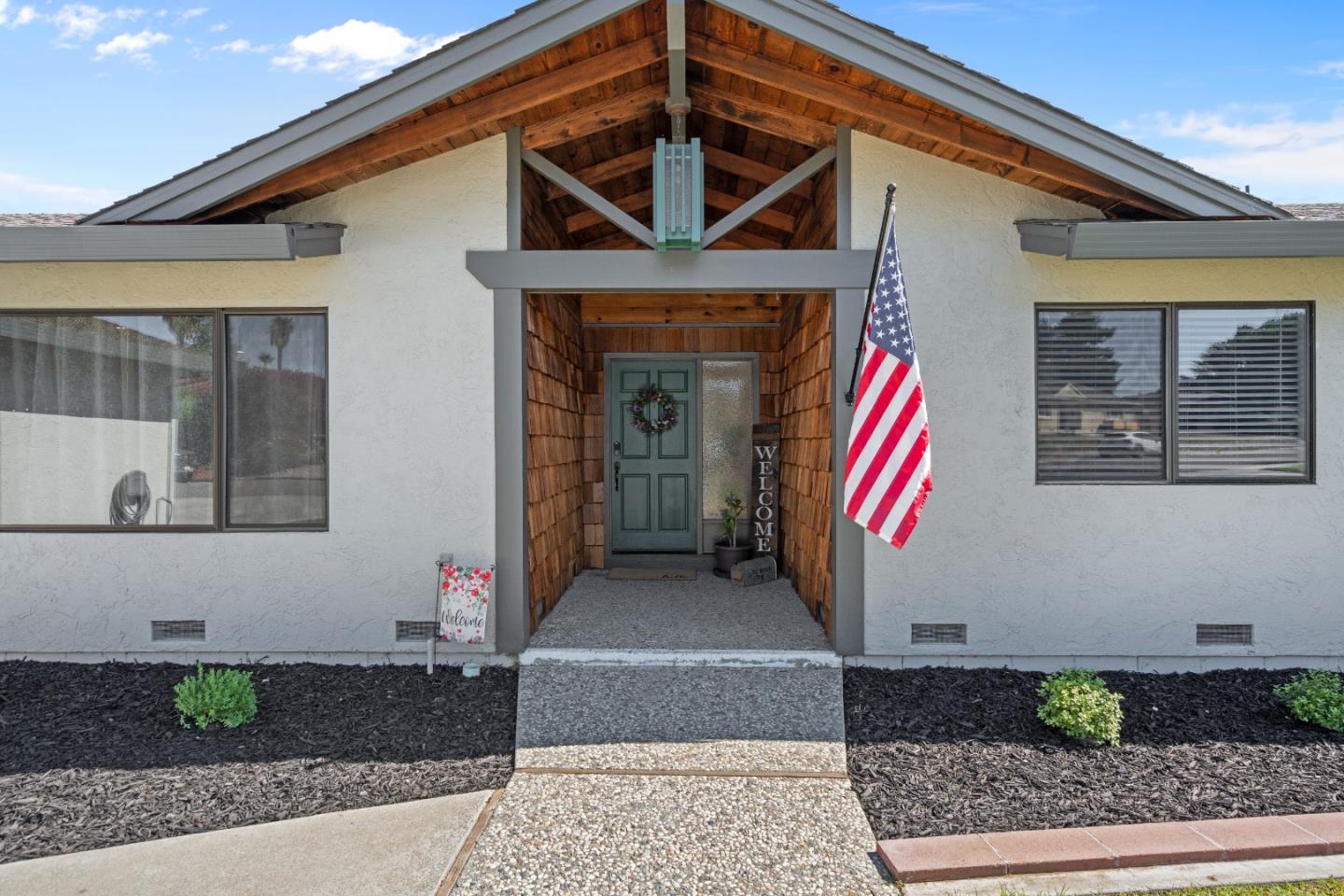 Detail Gallery Image 10 of 74 For 215 Rays Cir, Hollister,  CA 95023 - 4 Beds | 2/1 Baths