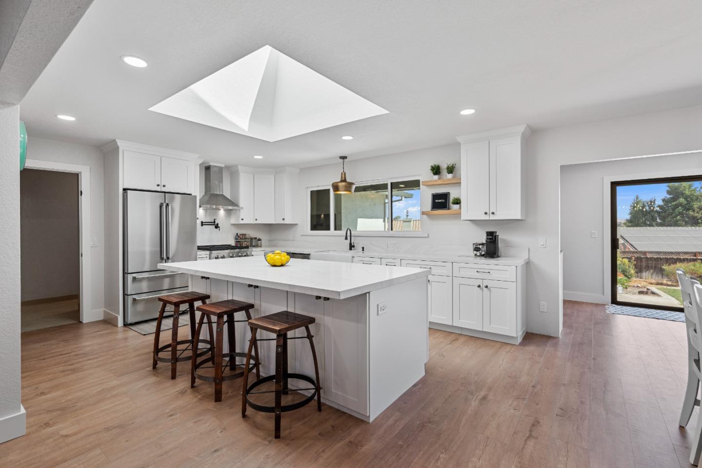 Detail Gallery Image 16 of 74 For 215 Rays Cir, Hollister,  CA 95023 - 4 Beds | 2/1 Baths