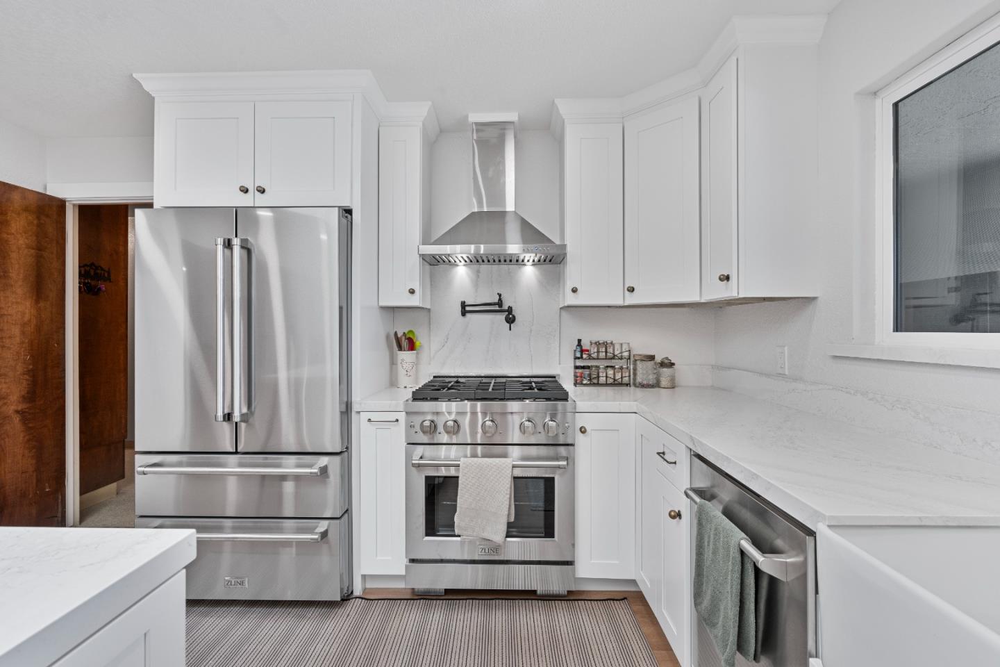 Detail Gallery Image 19 of 74 For 215 Rays Cir, Hollister,  CA 95023 - 4 Beds | 2/1 Baths