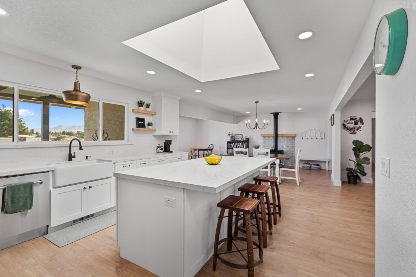 Detail Gallery Image 23 of 74 For 215 Rays Cir, Hollister,  CA 95023 - 4 Beds | 2/1 Baths