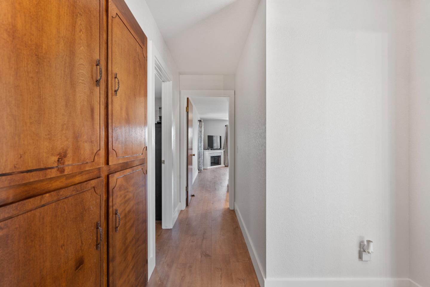Detail Gallery Image 34 of 74 For 215 Rays Cir, Hollister,  CA 95023 - 4 Beds | 2/1 Baths