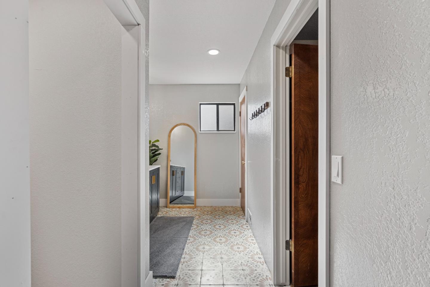 Detail Gallery Image 37 of 74 For 215 Rays Cir, Hollister,  CA 95023 - 4 Beds | 2/1 Baths