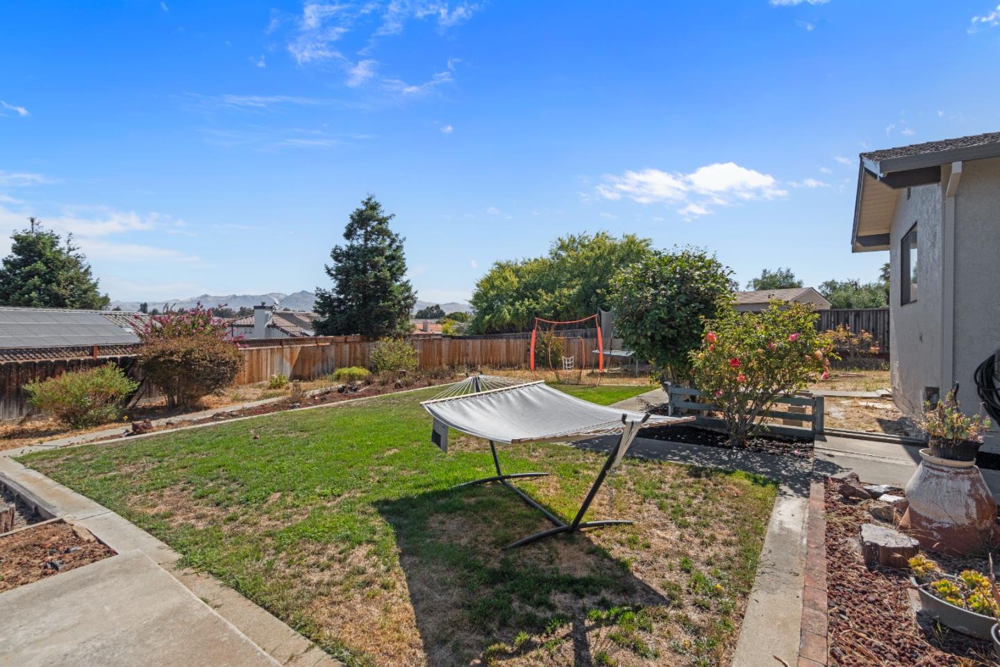 Detail Gallery Image 42 of 74 For 215 Rays Cir, Hollister,  CA 95023 - 4 Beds | 2/1 Baths