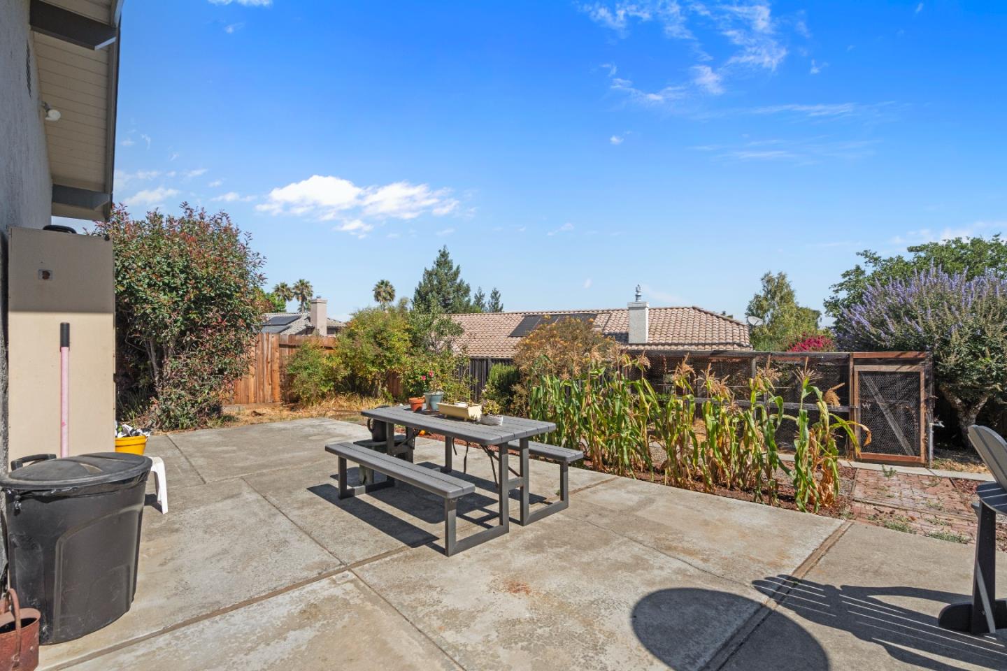 Detail Gallery Image 45 of 74 For 215 Rays Cir, Hollister,  CA 95023 - 4 Beds | 2/1 Baths