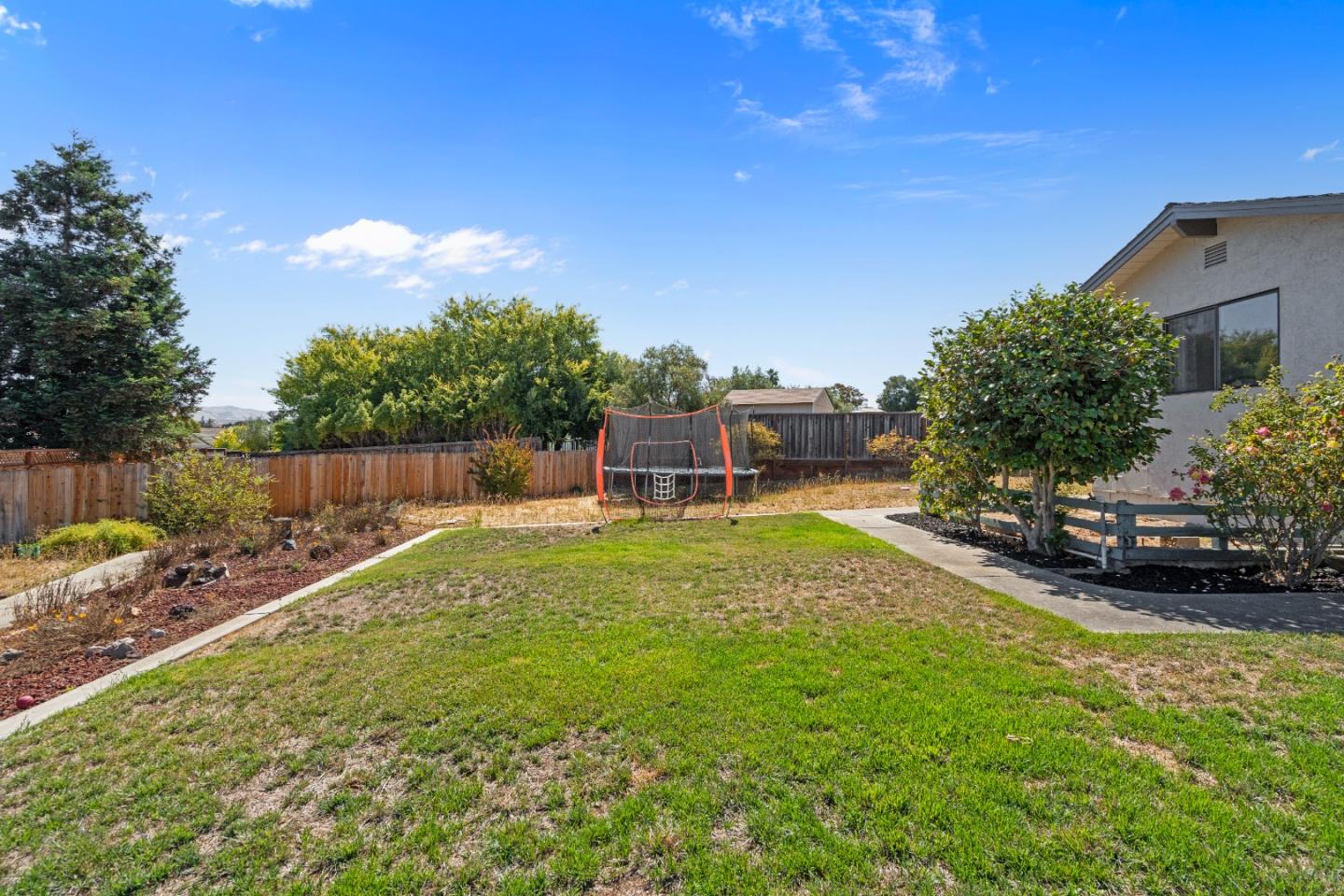 Detail Gallery Image 55 of 74 For 215 Rays Cir, Hollister,  CA 95023 - 4 Beds | 2/1 Baths