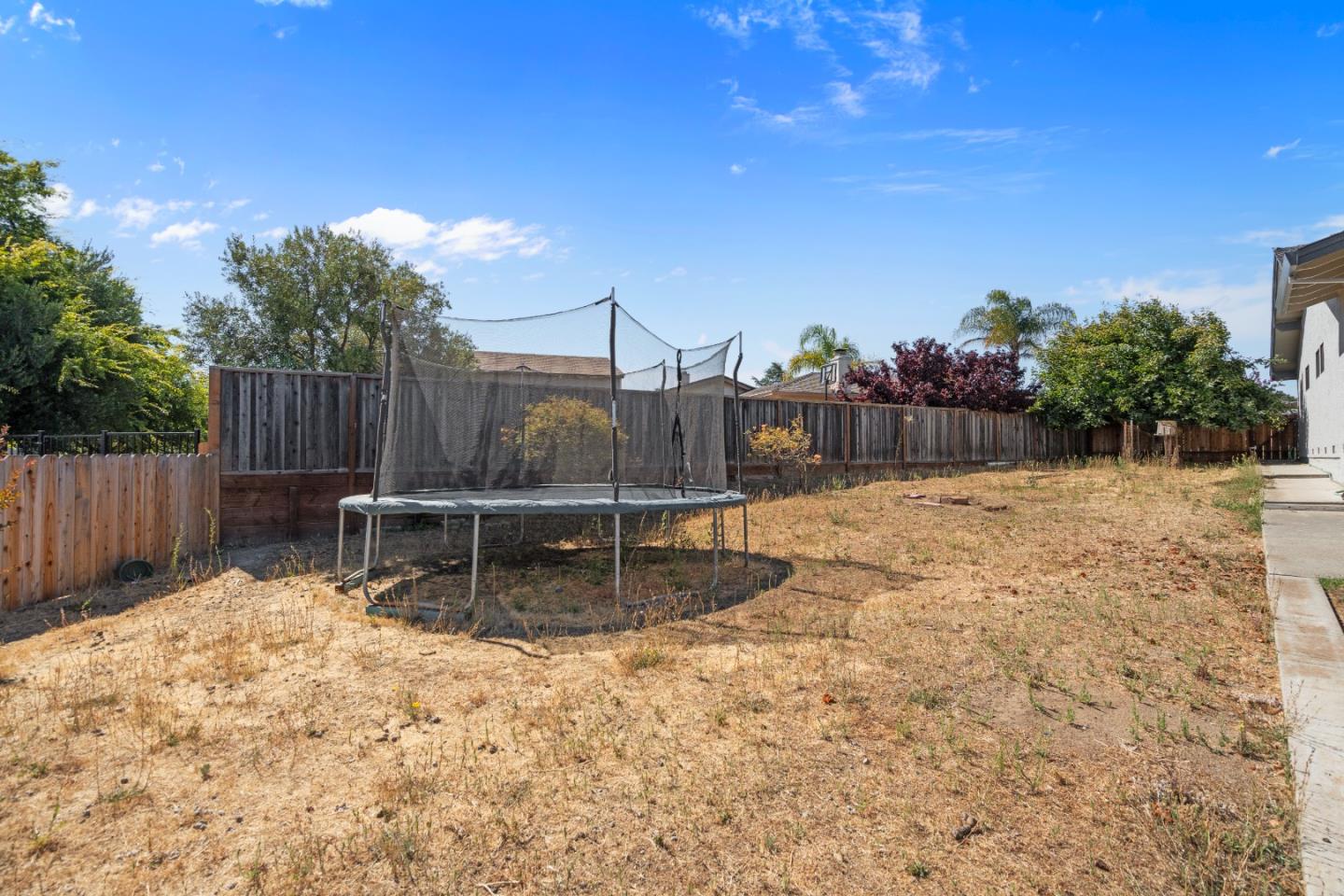 Detail Gallery Image 57 of 74 For 215 Rays Cir, Hollister,  CA 95023 - 4 Beds | 2/1 Baths