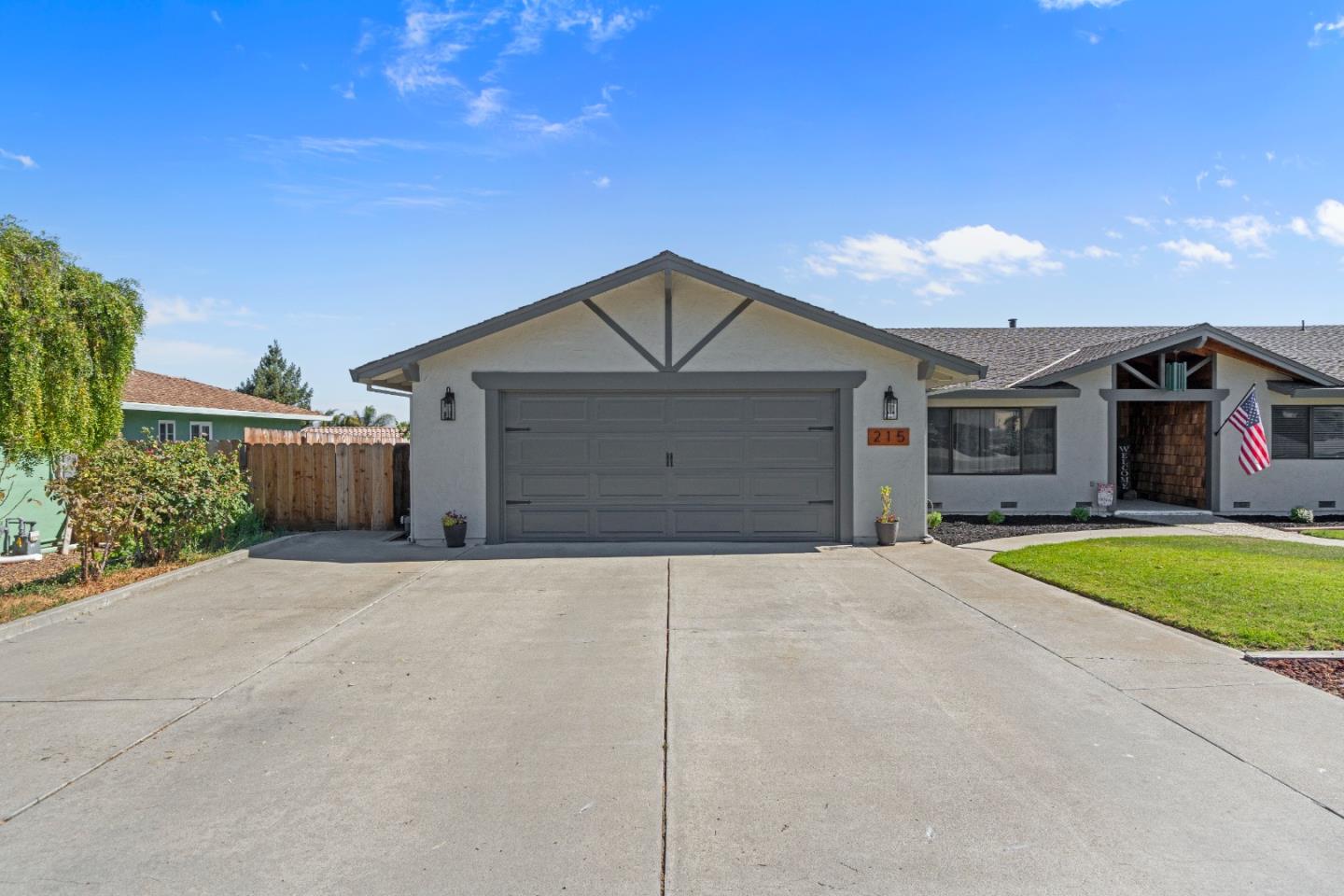 Detail Gallery Image 8 of 74 For 215 Rays Cir, Hollister,  CA 95023 - 4 Beds | 2/1 Baths
