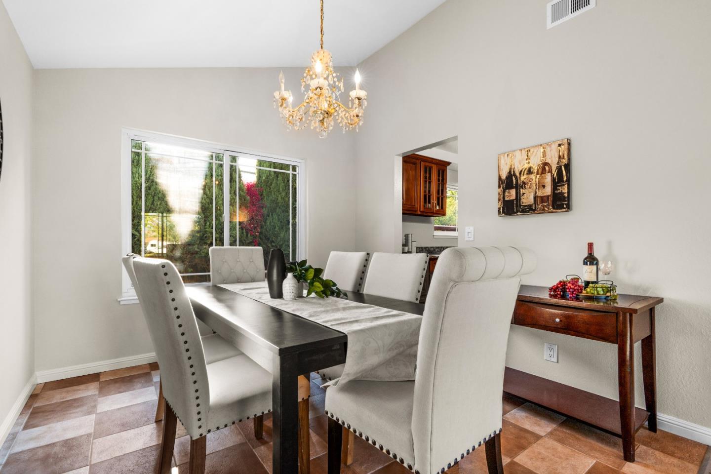 Detail Gallery Image 11 of 37 For 5629 Judith St, San Jose,  CA 95123 - 4 Beds | 2/1 Baths