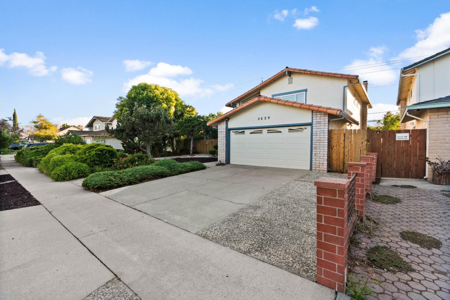 Detail Gallery Image 3 of 37 For 5629 Judith St, San Jose,  CA 95123 - 4 Beds | 2/1 Baths