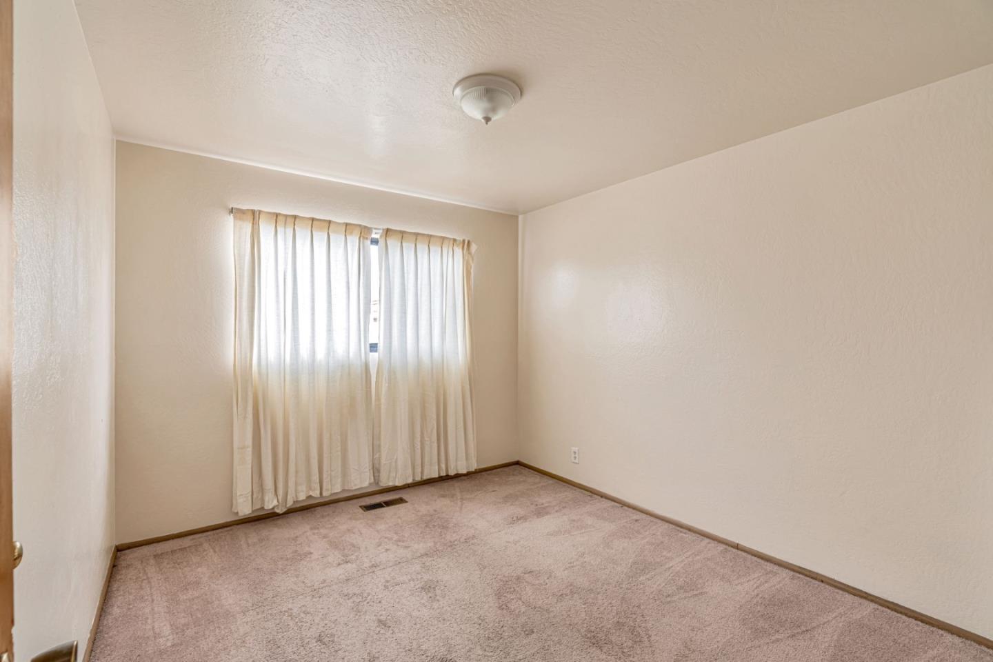 Detail Gallery Image 14 of 35 For 1899 Soto St, Seaside,  CA 93955 - 3 Beds | 1 Baths