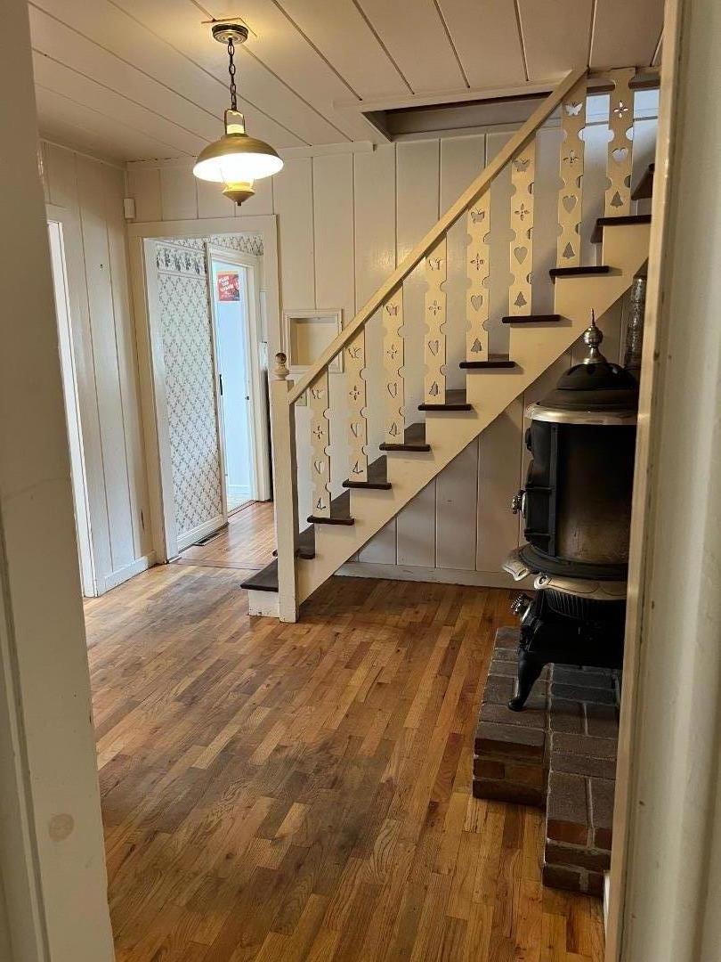 Detail Gallery Image 11 of 16 For 228 Wood St, Pacific Grove,  CA 93950 - 3 Beds | 2 Baths