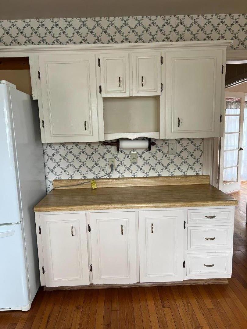 Detail Gallery Image 7 of 16 For 228 Wood St, Pacific Grove,  CA 93950 - 3 Beds | 2 Baths