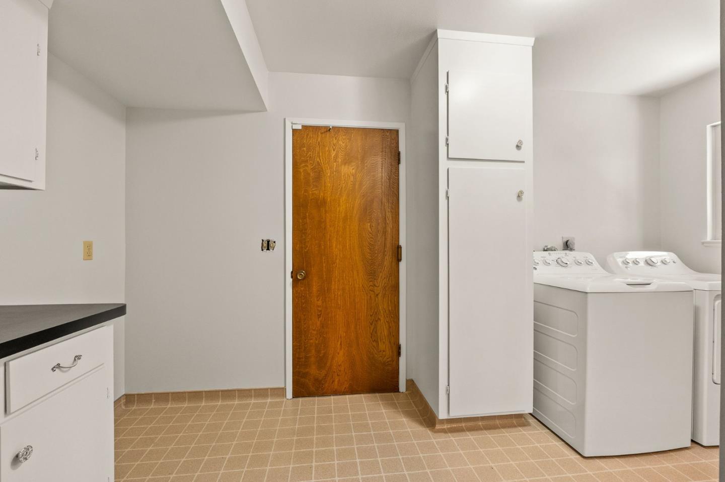 Detail Gallery Image 24 of 62 For 1387 Hillcrest Dr, San Jose,  CA 95120 - 4 Beds | 2/1 Baths