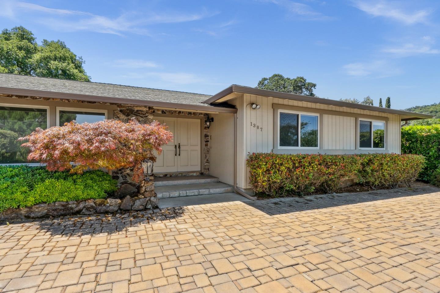 Detail Gallery Image 3 of 62 For 1387 Hillcrest Dr, San Jose,  CA 95120 - 4 Beds | 2/1 Baths