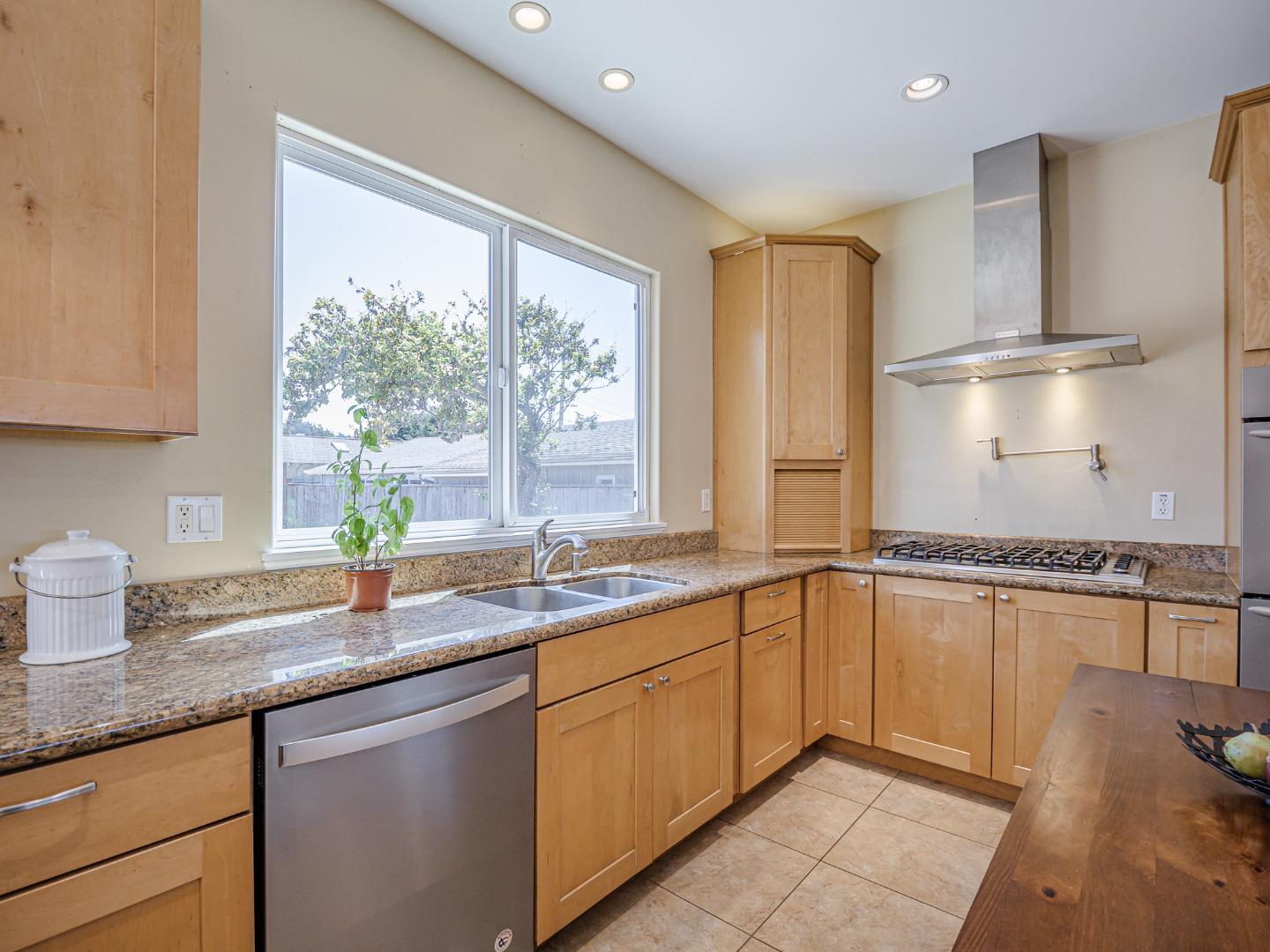 Detail Gallery Image 14 of 54 For 14 3rd Ave, Davenport,  CA 95017 - 3 Beds | 2 Baths