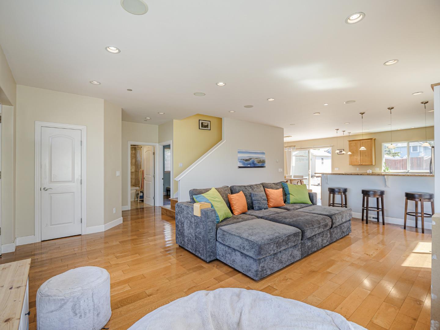 Detail Gallery Image 9 of 54 For 14 3rd Ave, Davenport,  CA 95017 - 3 Beds | 2 Baths