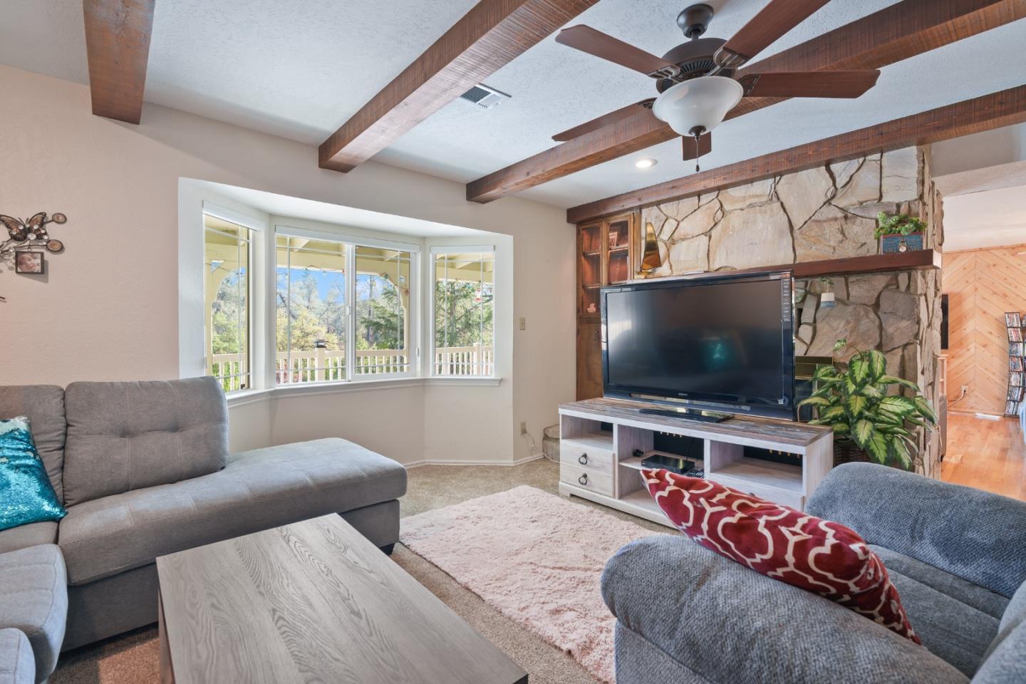 Detail Gallery Image 10 of 49 For 13289 Moccasin Ln, Shasta Lake,  CA 96019 - 3 Beds | 3 Baths