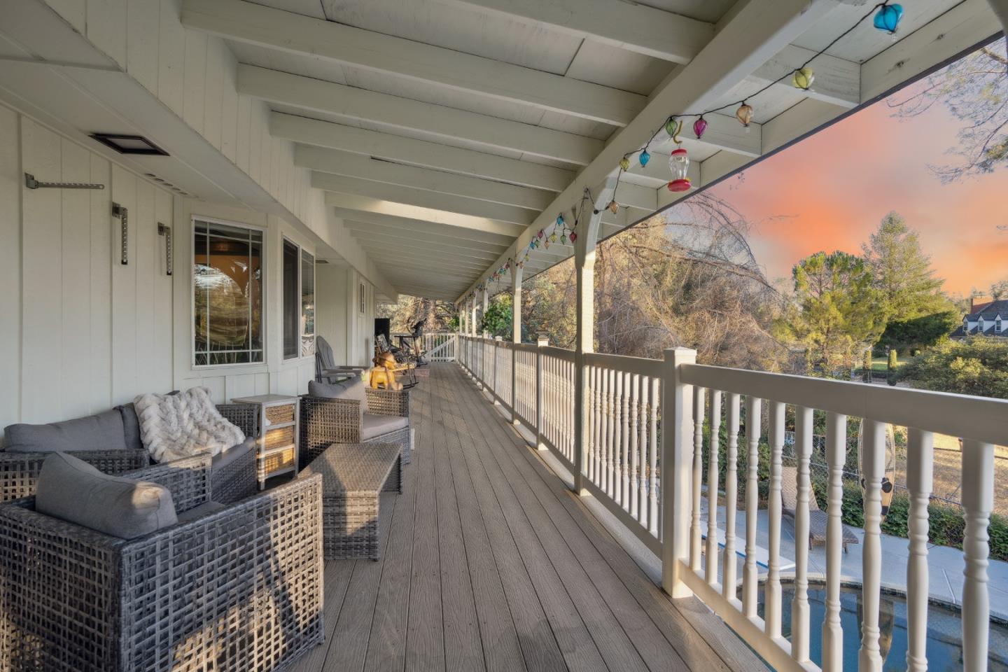 Detail Gallery Image 3 of 49 For 13289 Moccasin Ln, Shasta Lake,  CA 96019 - 3 Beds | 3 Baths