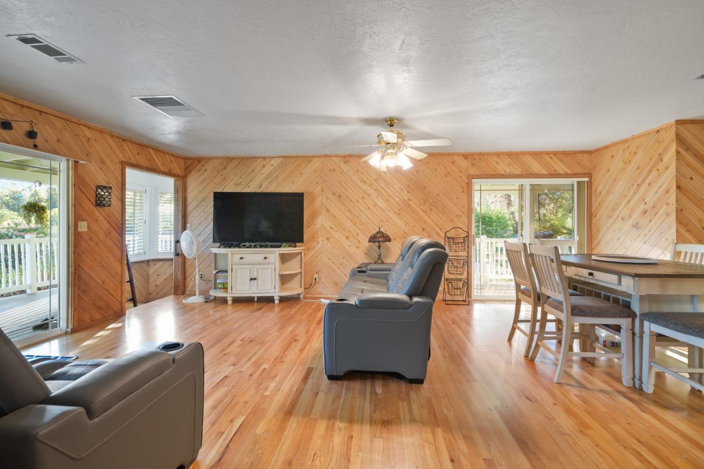Detail Gallery Image 7 of 49 For 13289 Moccasin Ln, Shasta Lake,  CA 96019 - 3 Beds | 3 Baths