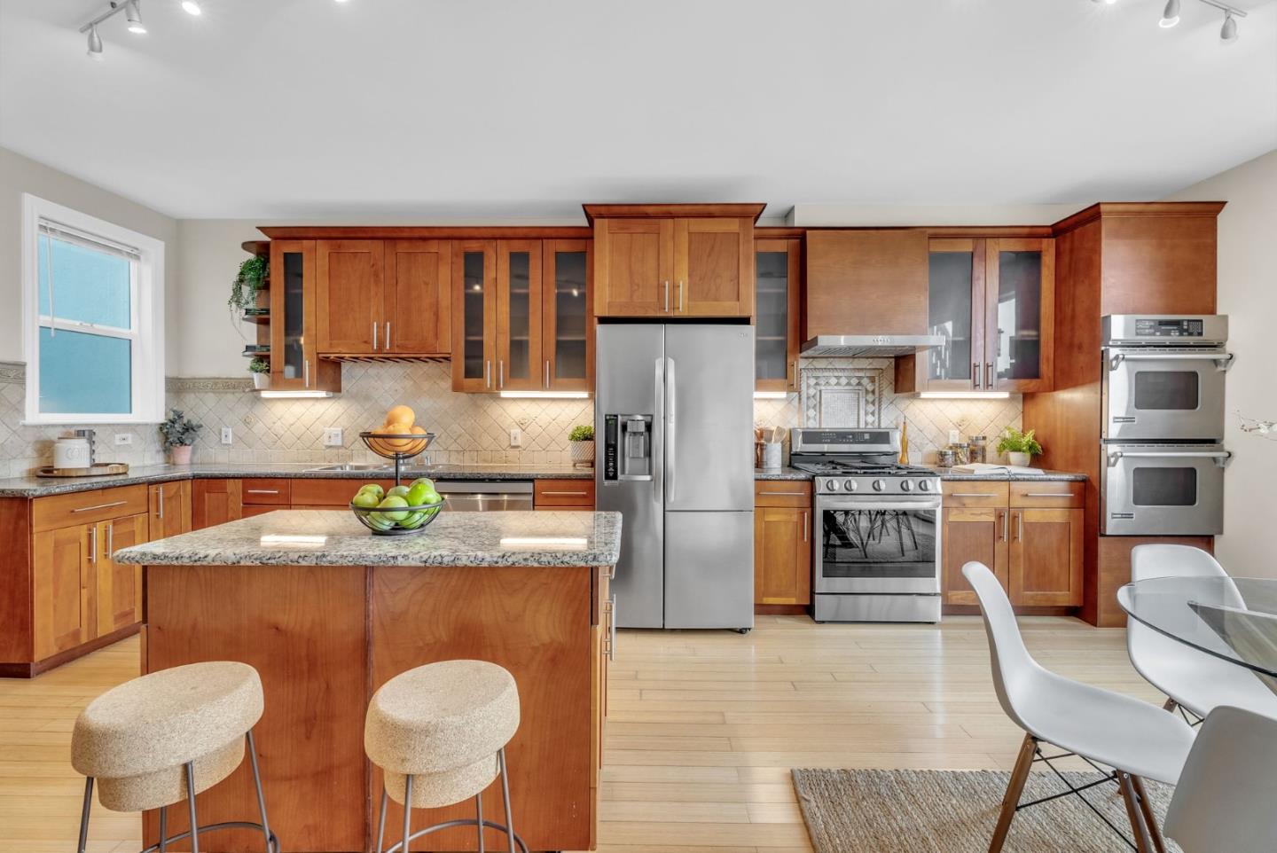 Detail Gallery Image 35 of 110 For 1851 21st Ave, San Francisco,  CA 94122 - 5 Beds | 6/1 Baths