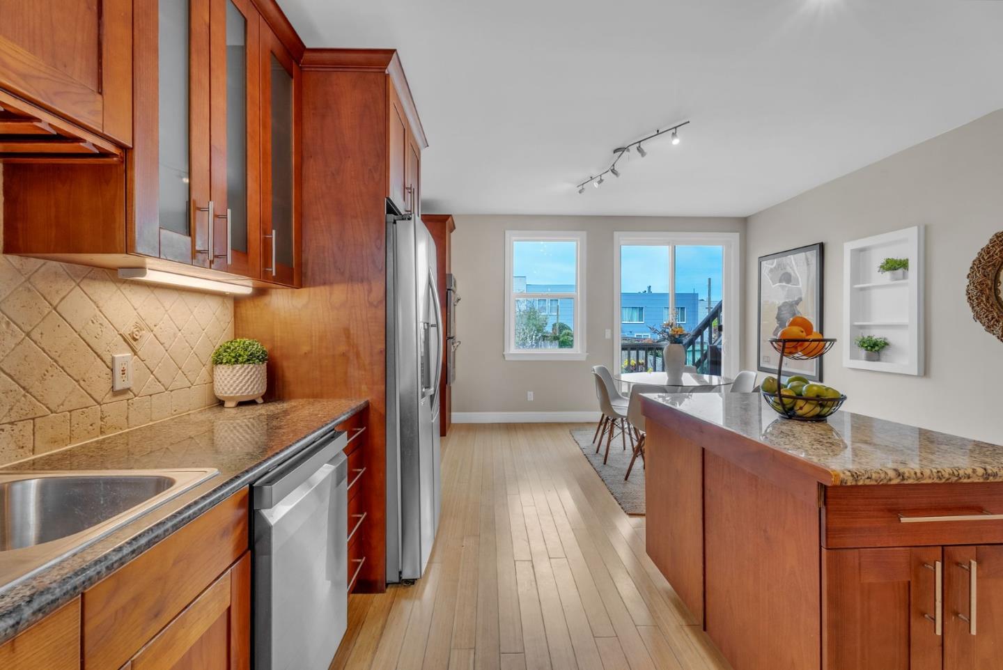 Detail Gallery Image 36 of 110 For 1851 21st Ave, San Francisco,  CA 94122 - 5 Beds | 6/1 Baths