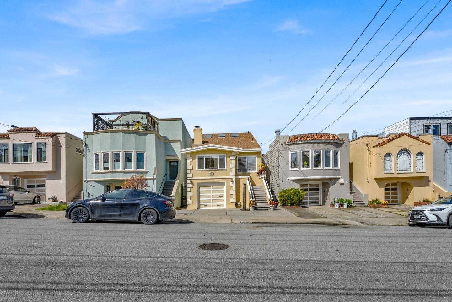 Detail Gallery Image 4 of 110 For 1851 21st Ave, San Francisco,  CA 94122 - 5 Beds | 6/1 Baths