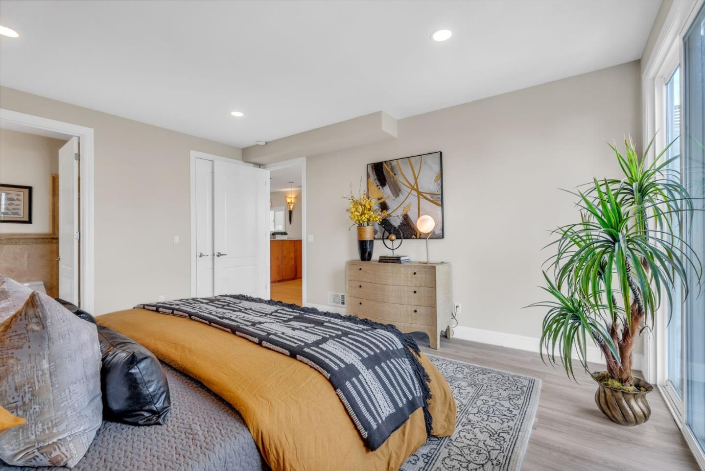Detail Gallery Image 43 of 110 For 1851 21st Ave, San Francisco,  CA 94122 - 5 Beds | 6/1 Baths