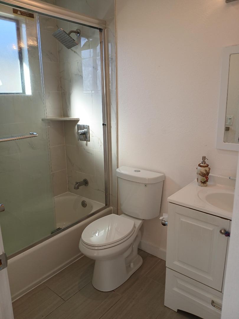 Detail Gallery Image 10 of 16 For 127 Maitland Dr, Alameda,  CA 94502 - 4 Beds | 4 Baths