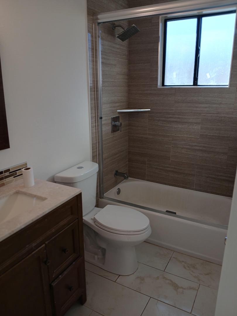 Detail Gallery Image 11 of 16 For 127 Maitland Dr, Alameda,  CA 94502 - 4 Beds | 4 Baths