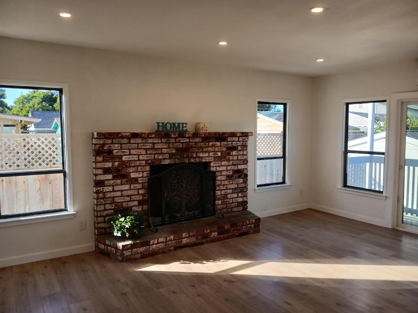 Detail Gallery Image 6 of 16 For 127 Maitland Dr, Alameda,  CA 94502 - 4 Beds | 4 Baths