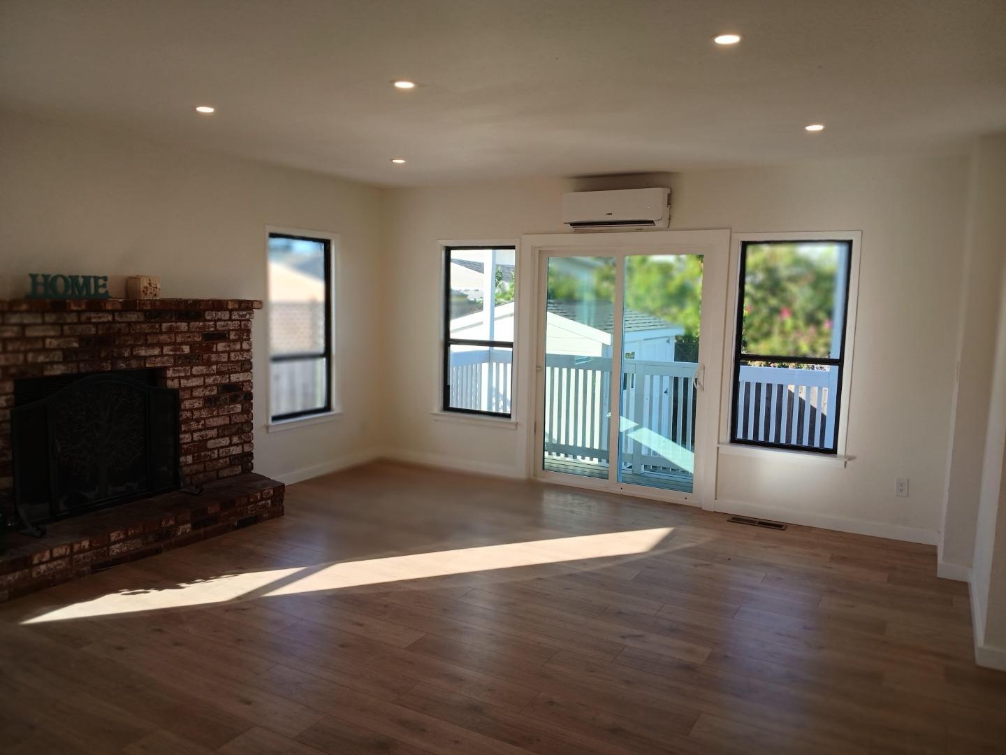 Detail Gallery Image 7 of 16 For 127 Maitland Dr, Alameda,  CA 94502 - 4 Beds | 4 Baths