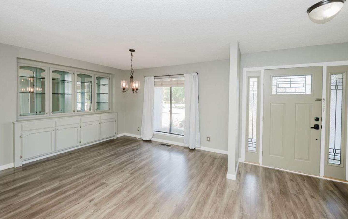 Detail Gallery Image 3 of 7 For 1086 W Fremont Ave, Fresno,  CA 93711 - 3 Beds | 2 Baths