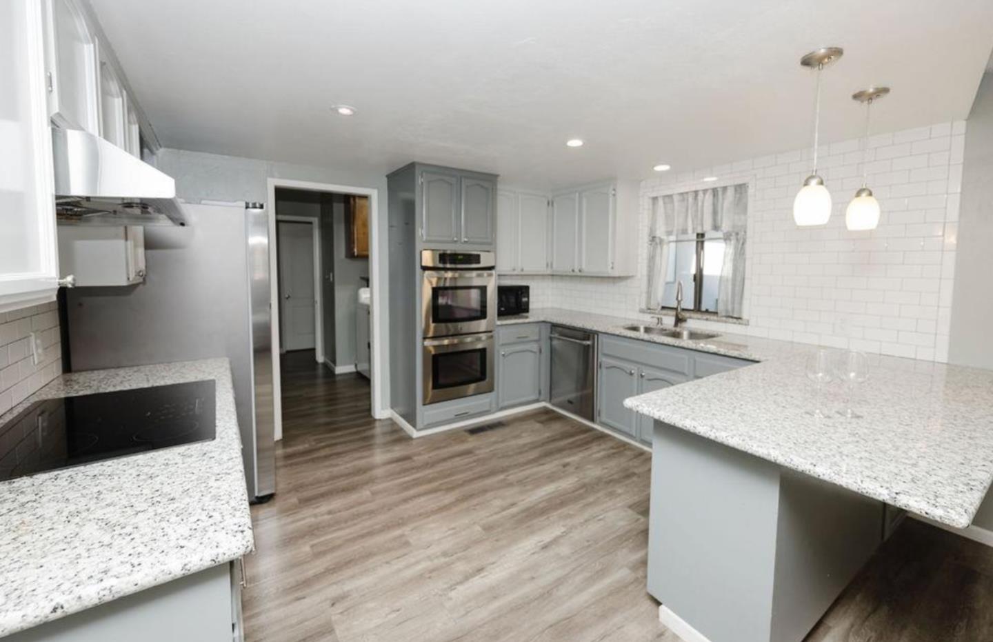 Detail Gallery Image 5 of 7 For 1086 W Fremont Ave, Fresno,  CA 93711 - 3 Beds | 2 Baths