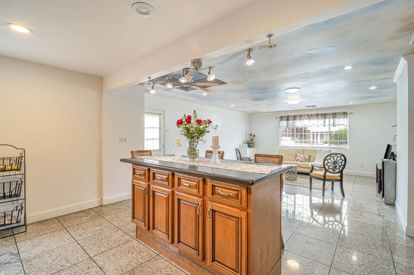 Detail Gallery Image 10 of 34 For 23139 Nevada Rd, Hayward,  CA 94541 - 3 Beds | 2 Baths