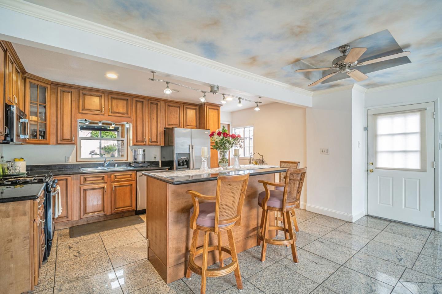 Detail Gallery Image 12 of 34 For 23139 Nevada Rd, Hayward,  CA 94541 - 3 Beds | 2 Baths