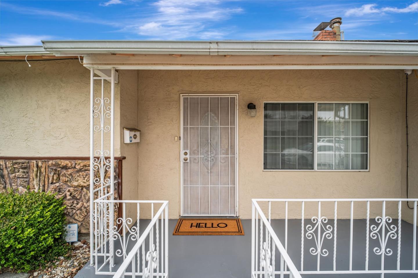 Detail Gallery Image 2 of 34 For 23139 Nevada Rd, Hayward,  CA 94541 - 3 Beds | 2 Baths