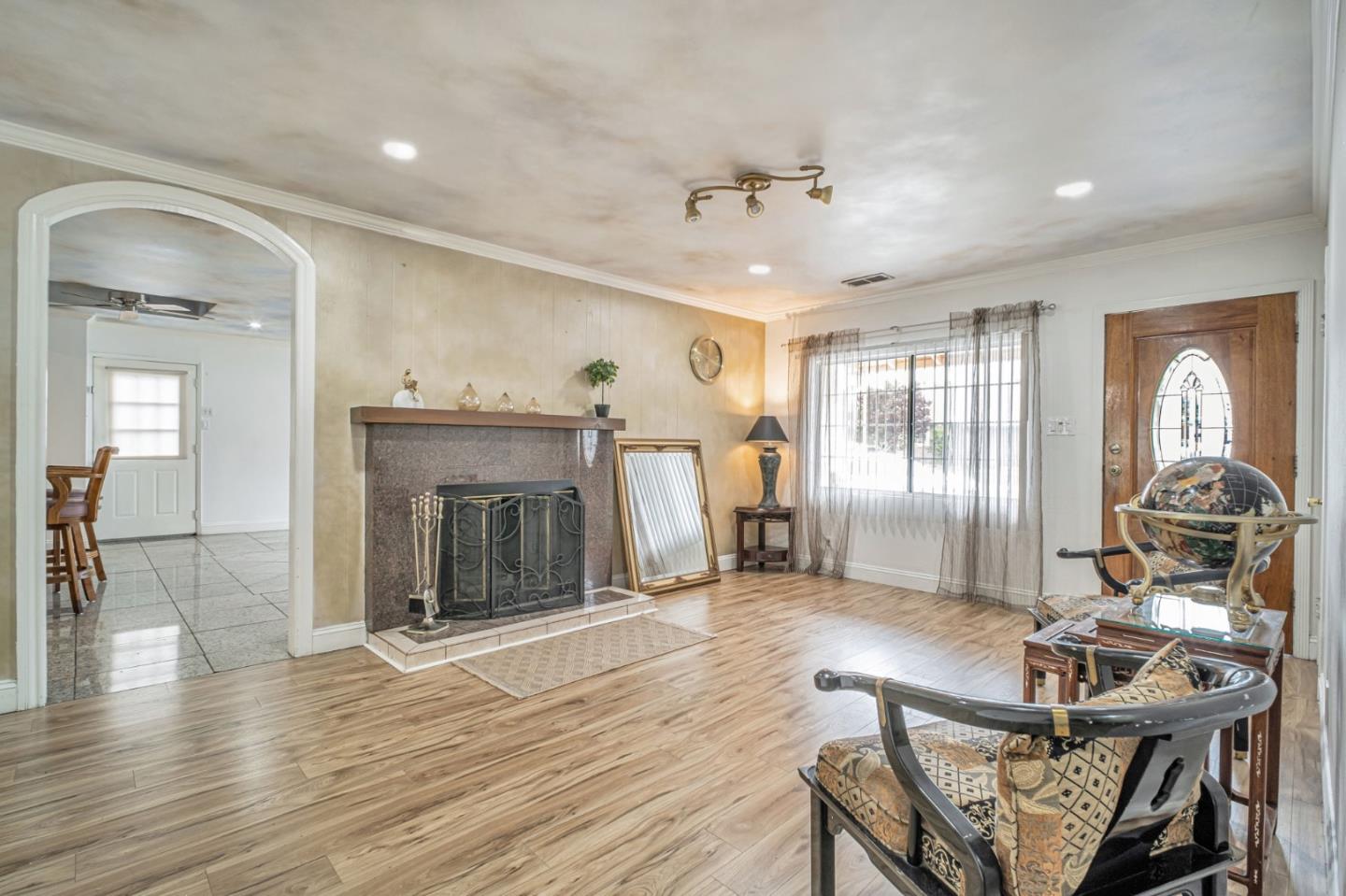 Detail Gallery Image 6 of 34 For 23139 Nevada Rd, Hayward,  CA 94541 - 3 Beds | 2 Baths