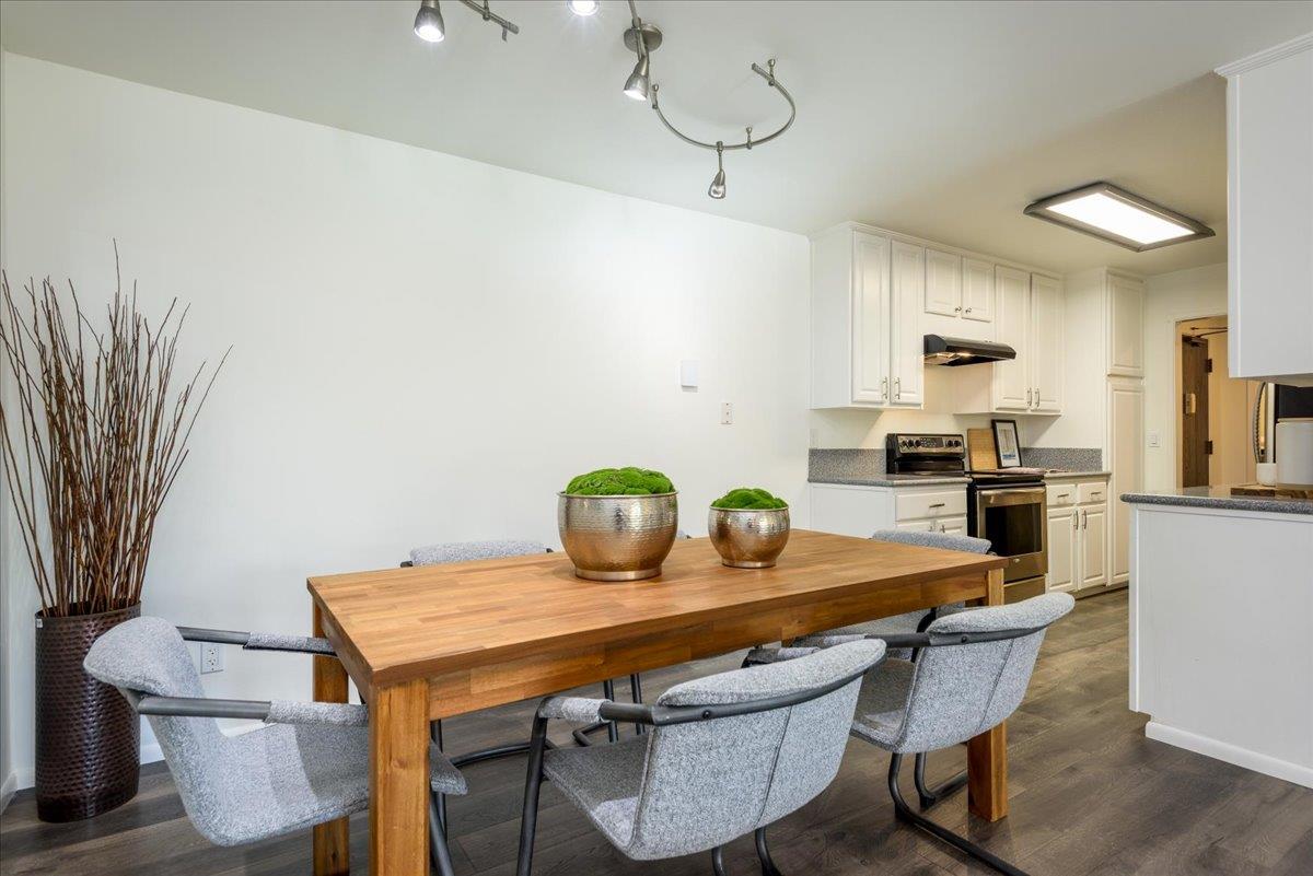 Detail Gallery Image 7 of 25 For 1031 Cherry Ave #33,  San Bruno,  CA 94066 - 3 Beds | 2 Baths