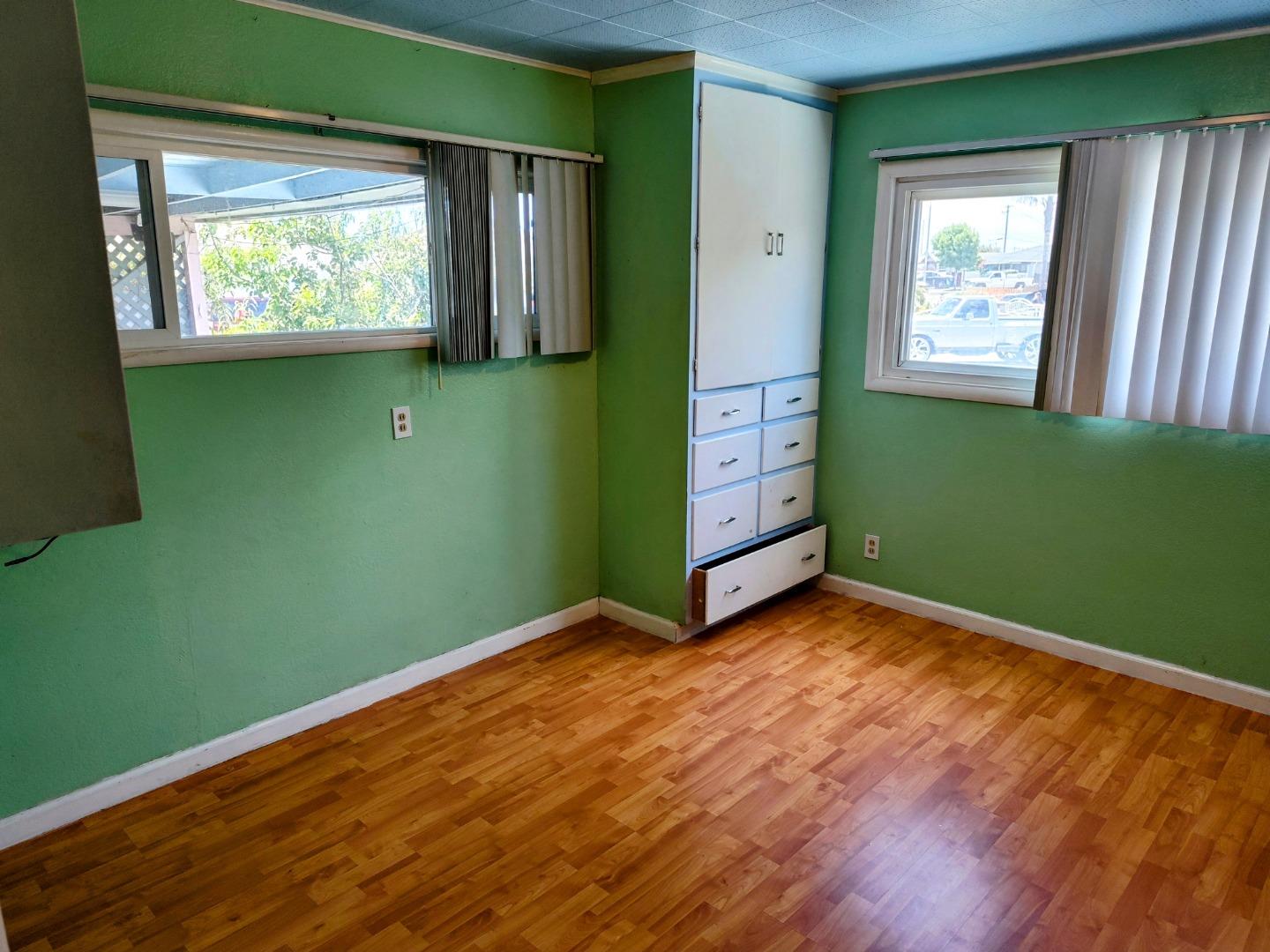 Detail Gallery Image 16 of 42 For 230 Paloma Ave, Salinas,  CA 93905 - 4 Beds | 4 Baths
