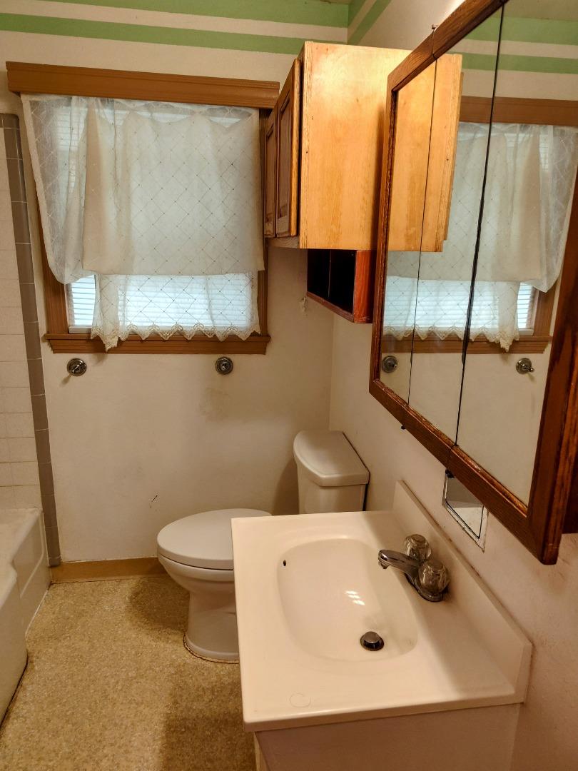 Detail Gallery Image 20 of 42 For 230 Paloma Ave, Salinas,  CA 93905 - 4 Beds | 4 Baths