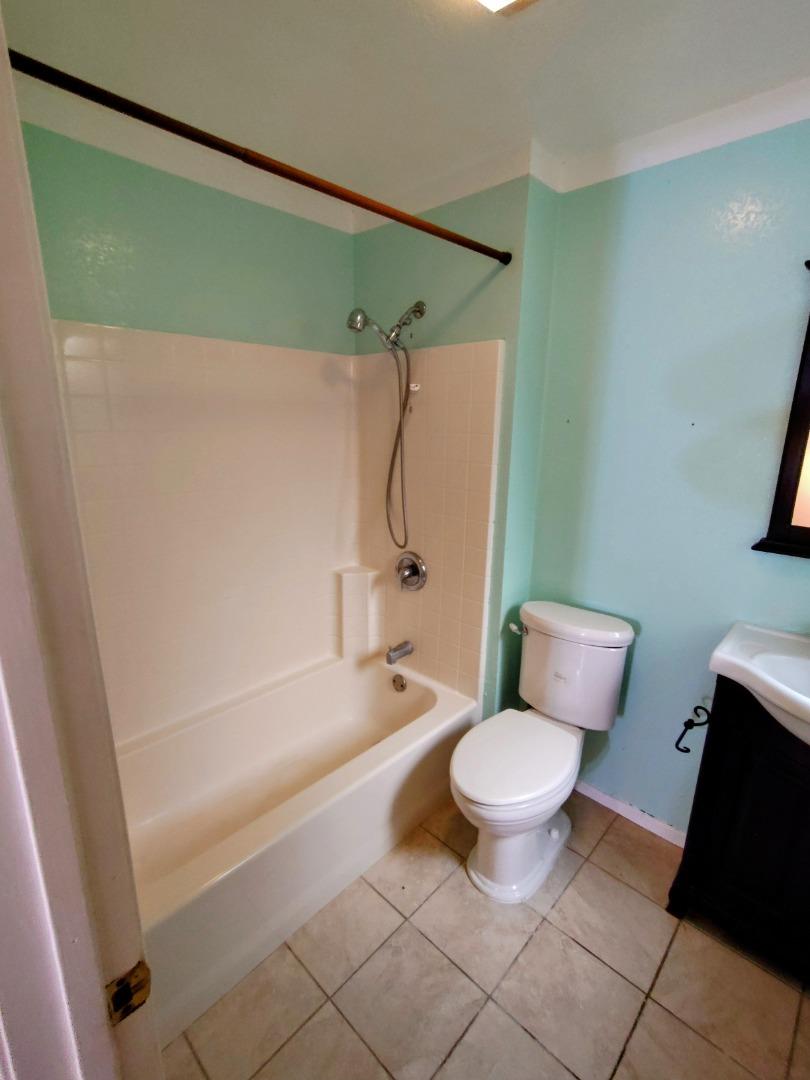 Detail Gallery Image 24 of 42 For 230 Paloma Ave, Salinas,  CA 93905 - 4 Beds | 4 Baths