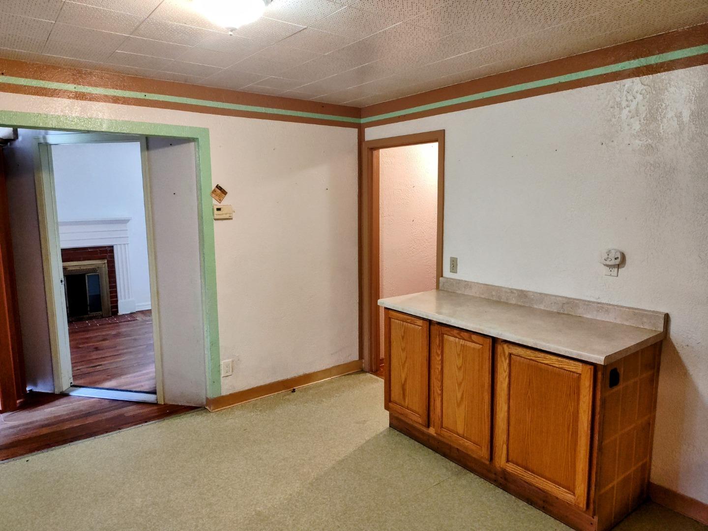 Detail Gallery Image 8 of 42 For 230 Paloma Ave, Salinas,  CA 93905 - 4 Beds | 4 Baths