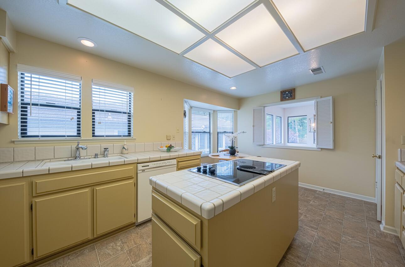 Detail Gallery Image 15 of 50 For 3016 Ransford Cir, Pacific Grove,  CA 93950 - 3 Beds | 3 Baths