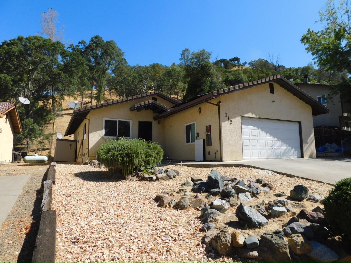 Detail Gallery Image 1 of 31 For 112 Parkview Ln, Napa,  CA 94558 - 3 Beds | 2 Baths