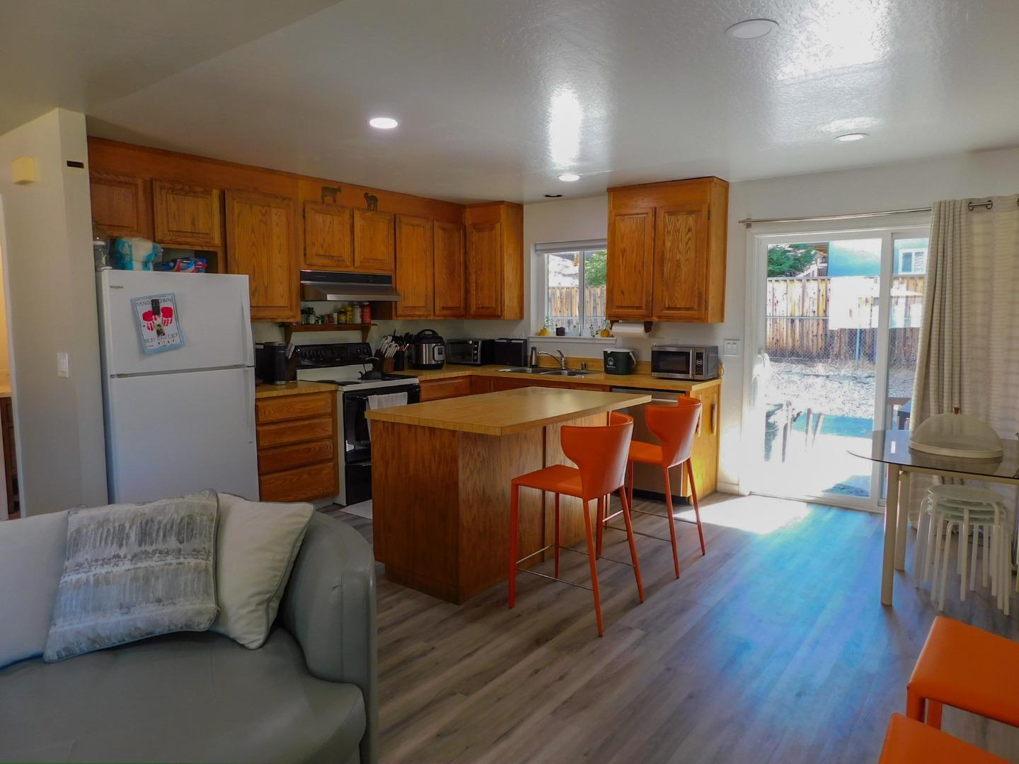 Detail Gallery Image 7 of 31 For 112 Parkview Ln, Napa,  CA 94558 - 3 Beds | 2 Baths